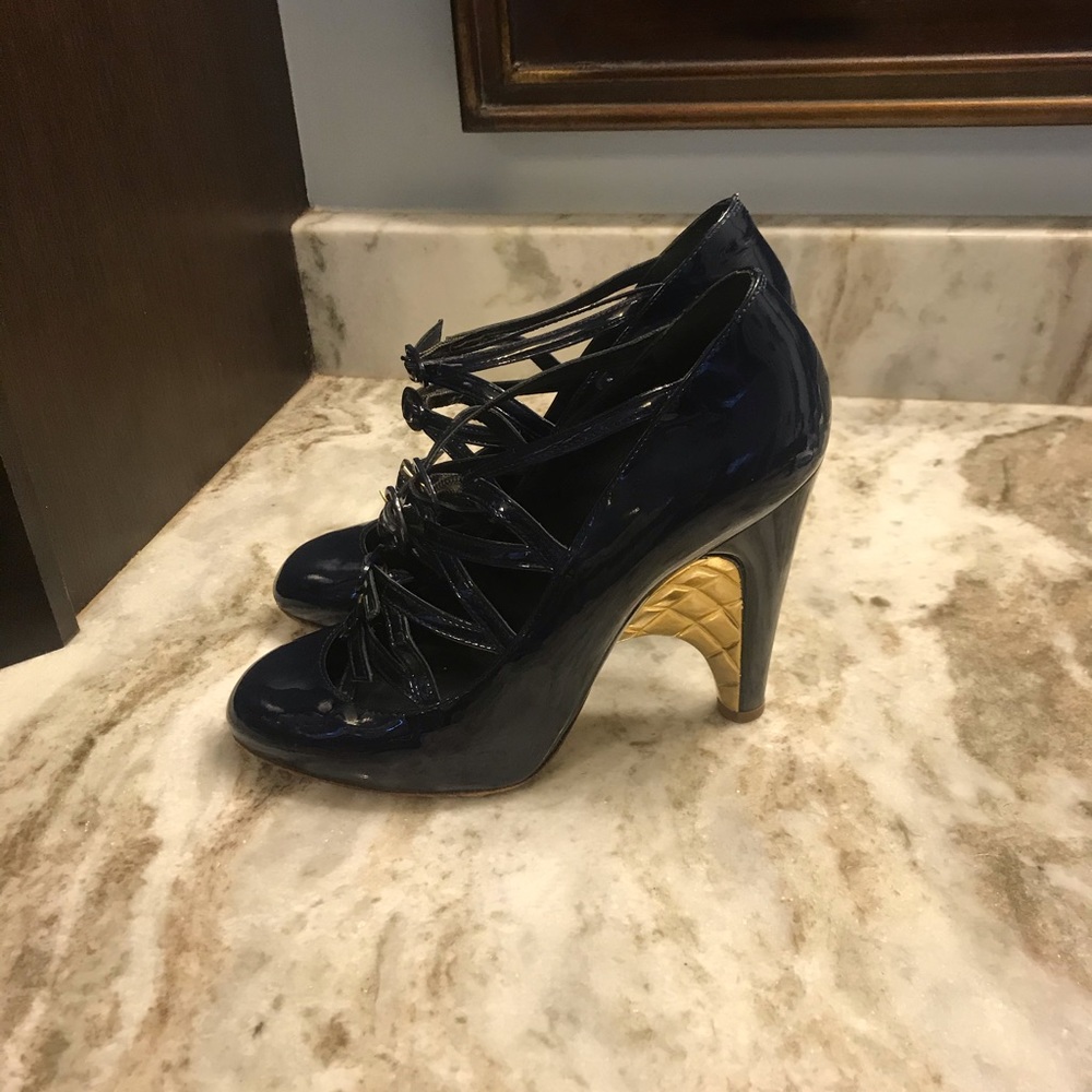 Chanel Navy Blue Patent Leather Gold Quilted Heels